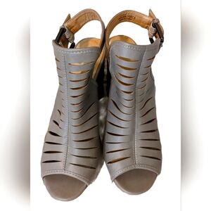 Chinese Laundry, Gray Heels